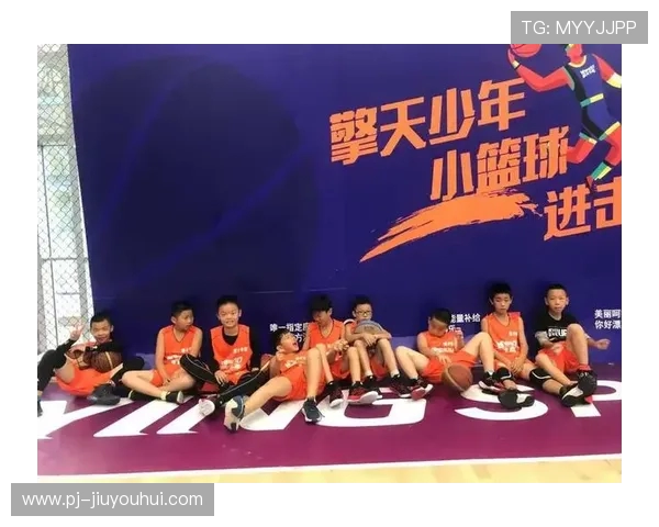 未来城市少年驾驶巨型机甲热血角逐超能足球赛场巅峰争霸之战纪元